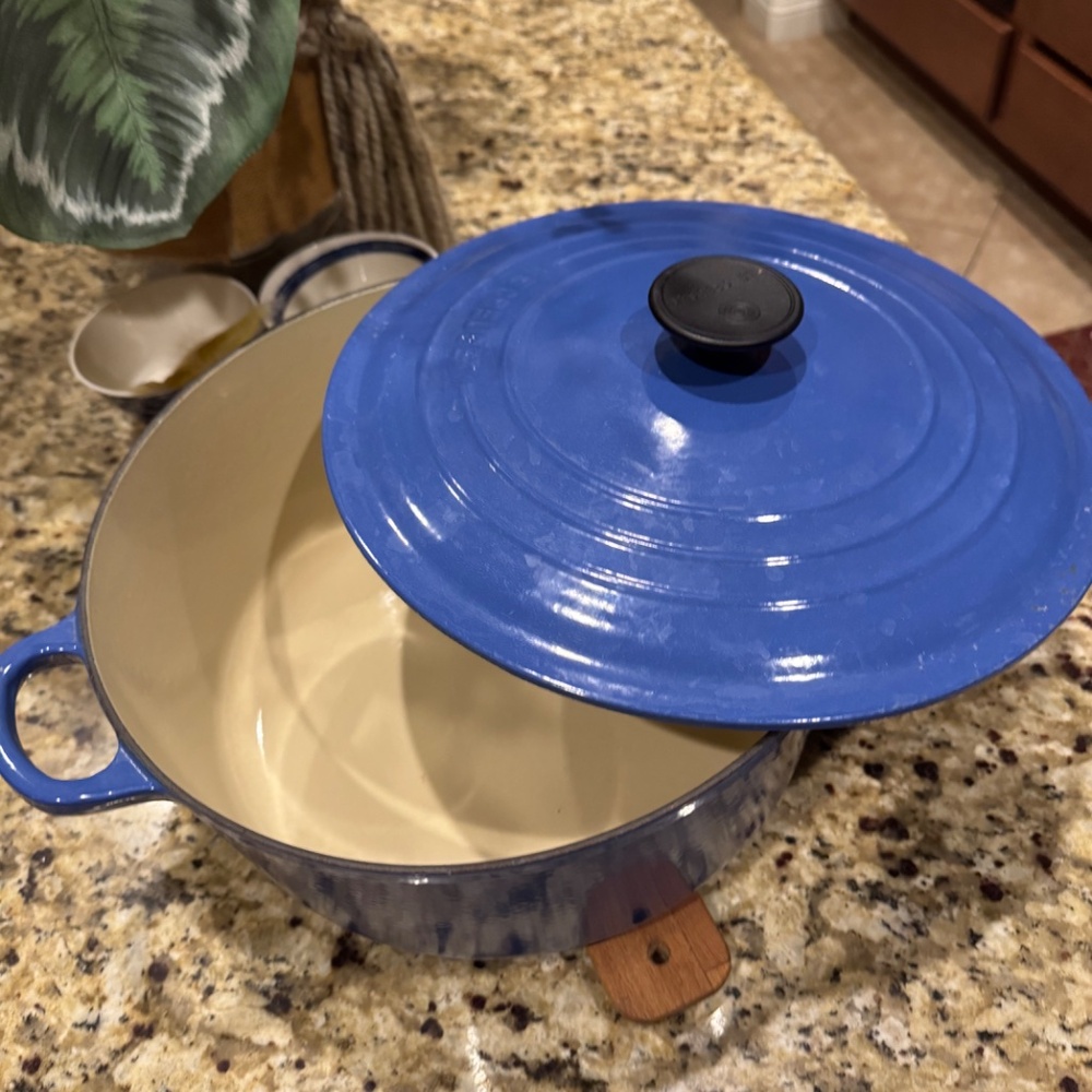 Le Creuset Enameled Cast Iron Signature Round Dutch Oven, 5.5 qt., Cerise - Picture 3 of 3